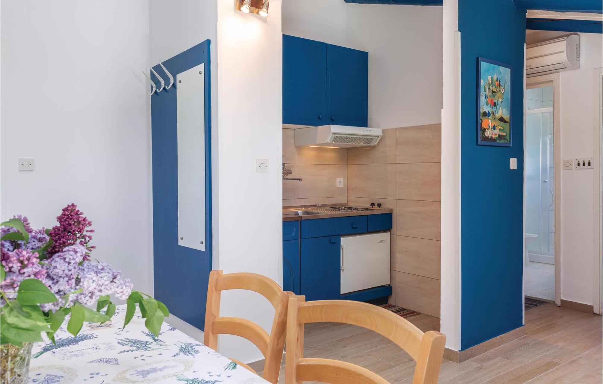 Apartment Kunfin V Tar-Vabriga Exterior foto